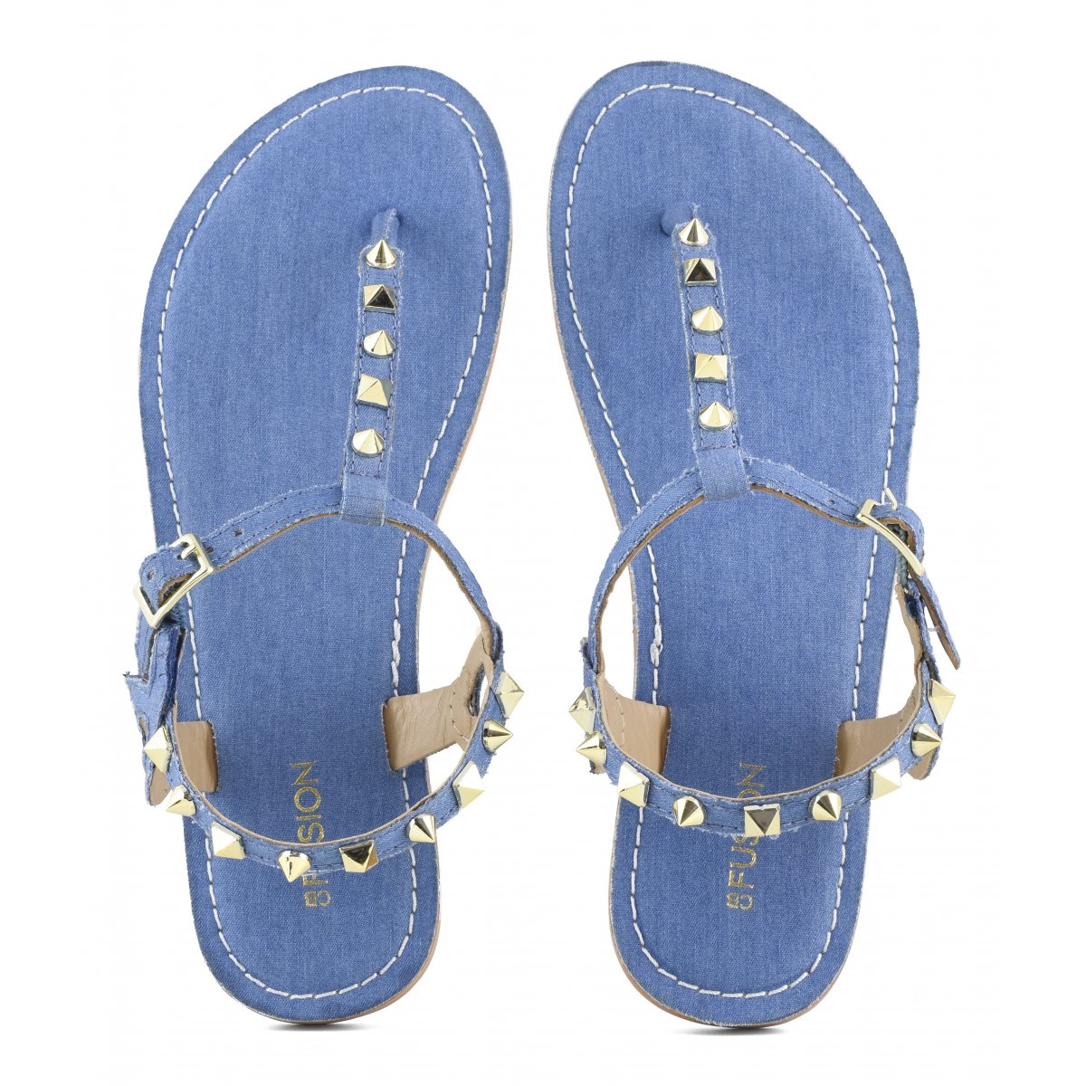 Sandalo infradito con borchie piramidali
