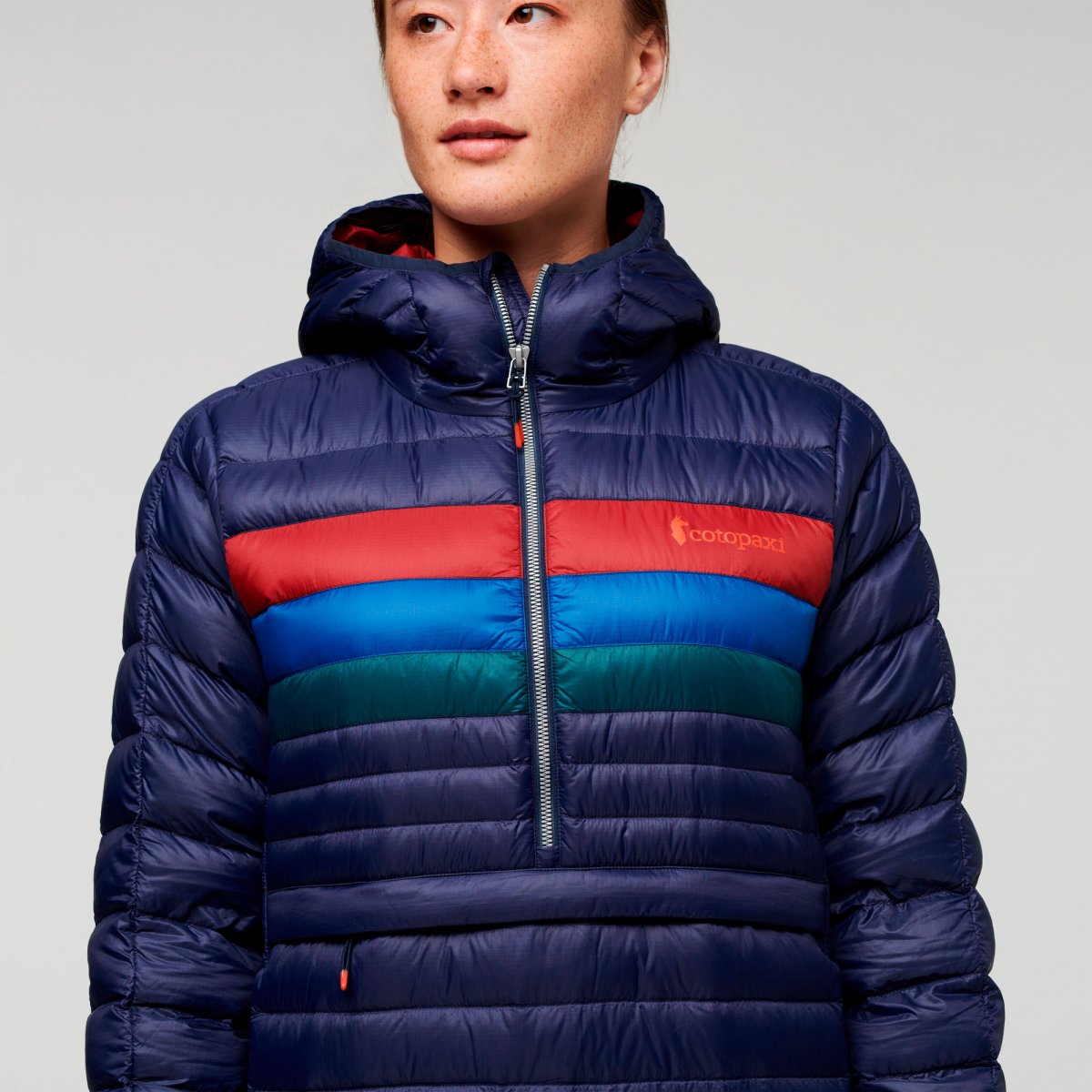 Fuego Down Hooded Pullover Woman