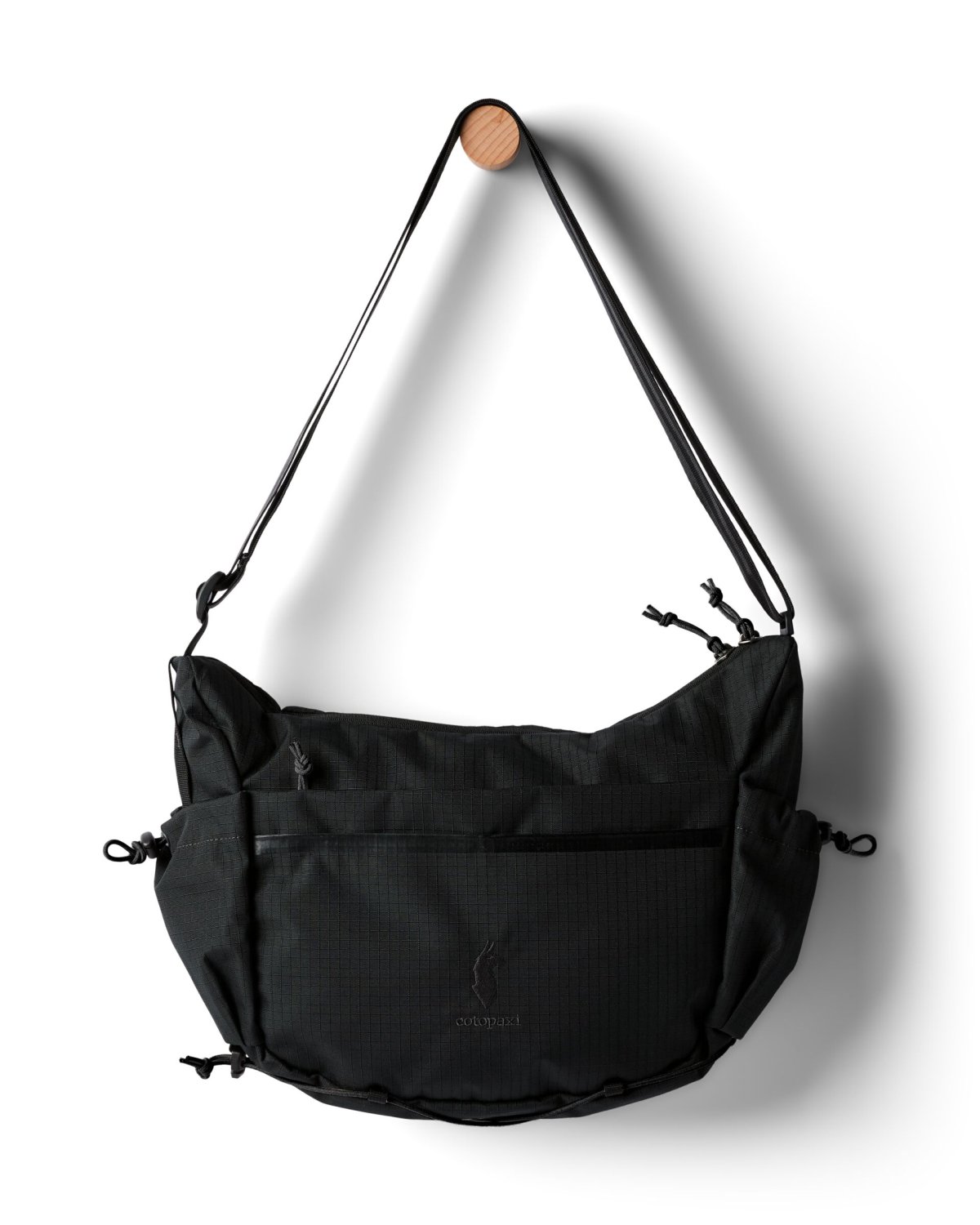 Viaje 9L Shoulder Bag
