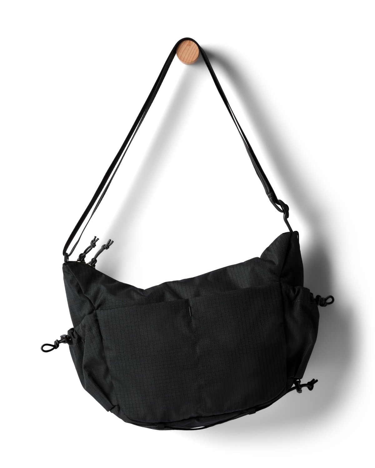 Viaje 9L Shoulder Bag