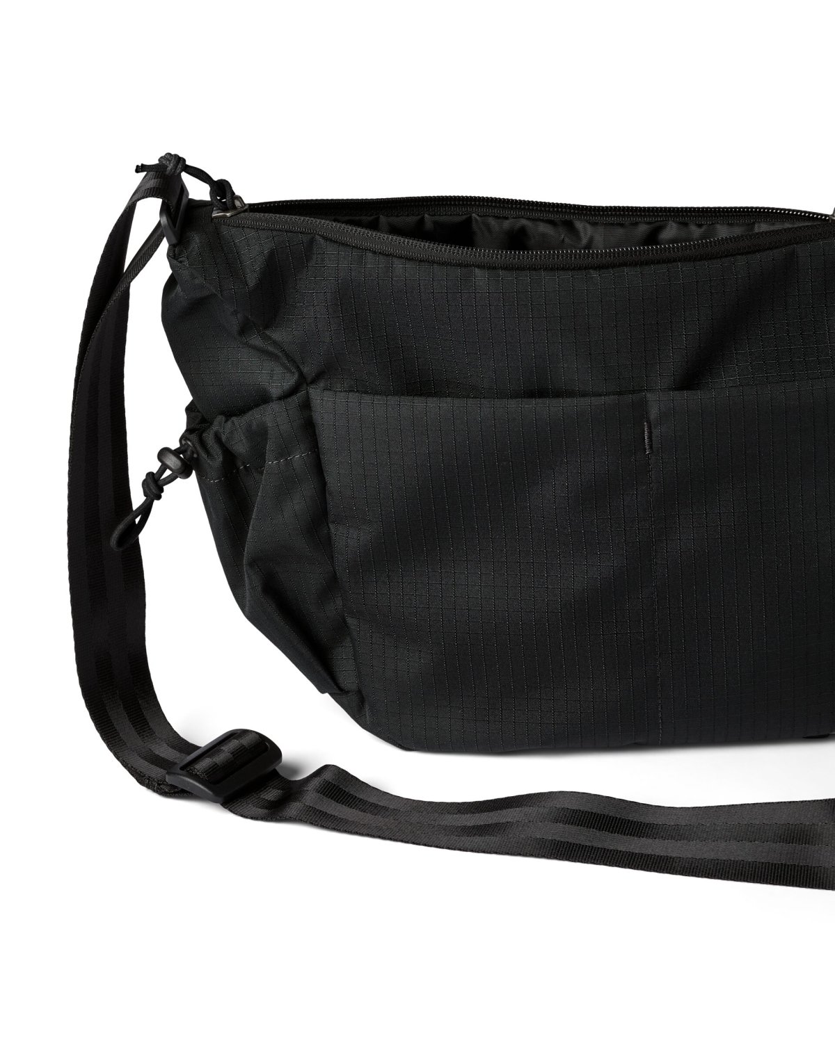 Viaje 9L Shoulder Bag