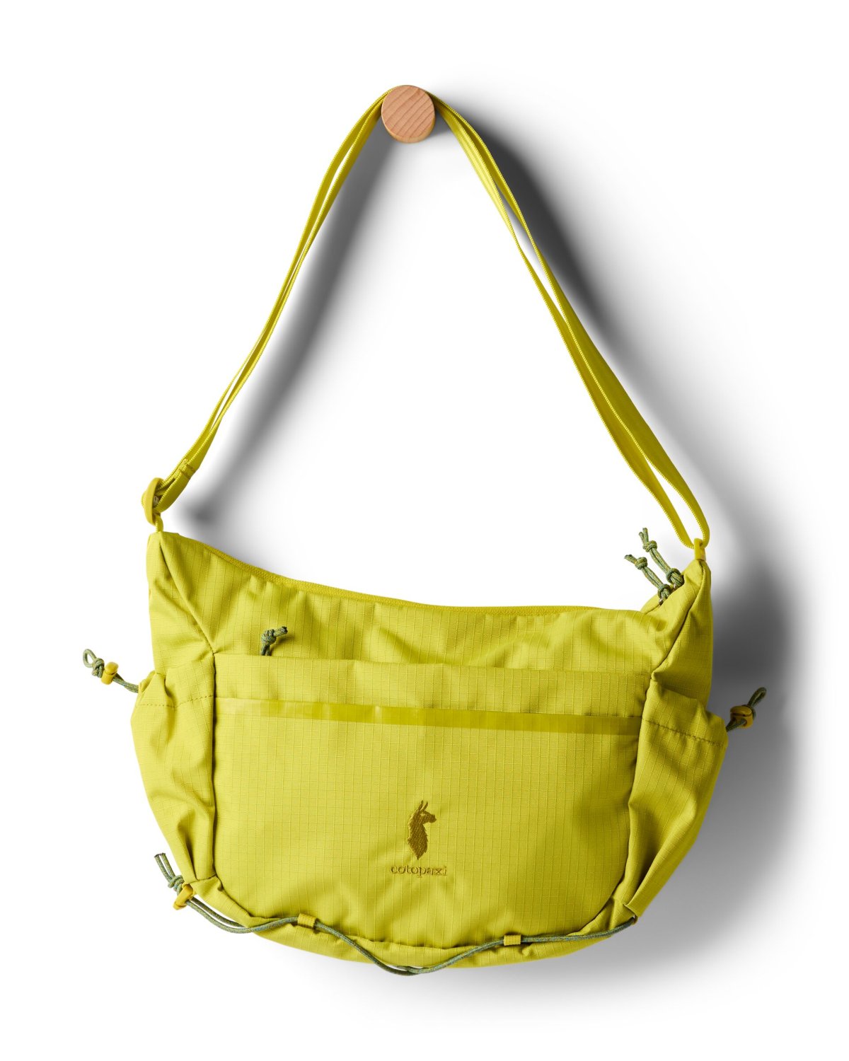 Viaje 9L Shoulder Bag