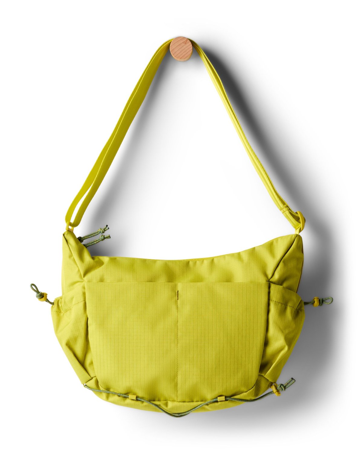 Viaje 9L Shoulder Bag