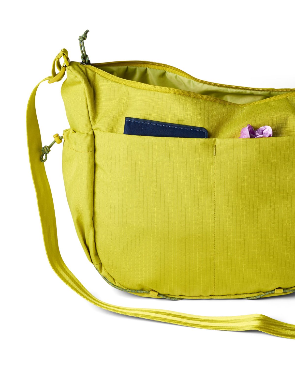 Viaje 12L Shoulder Bag