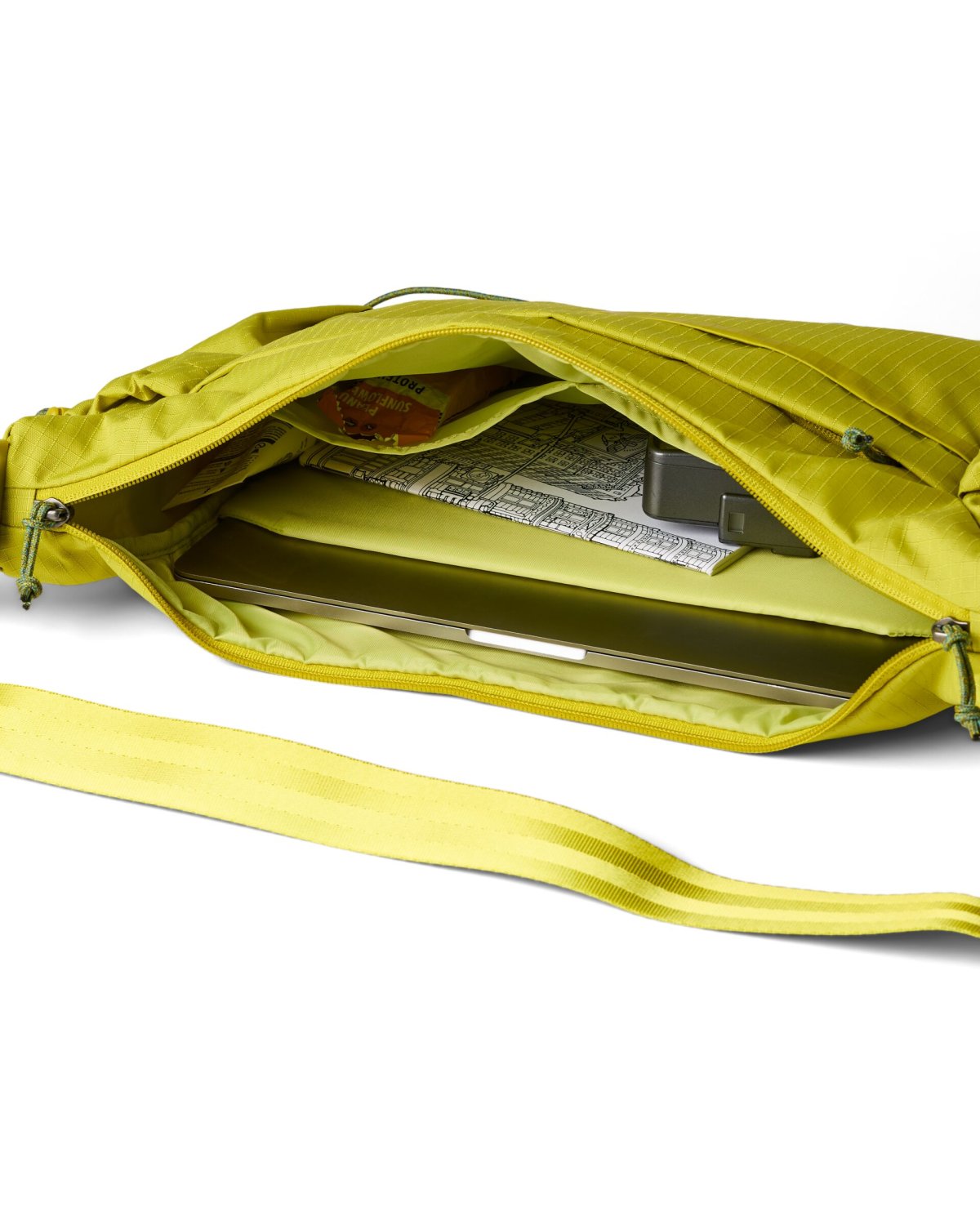 Viaje 12L Shoulder Bag