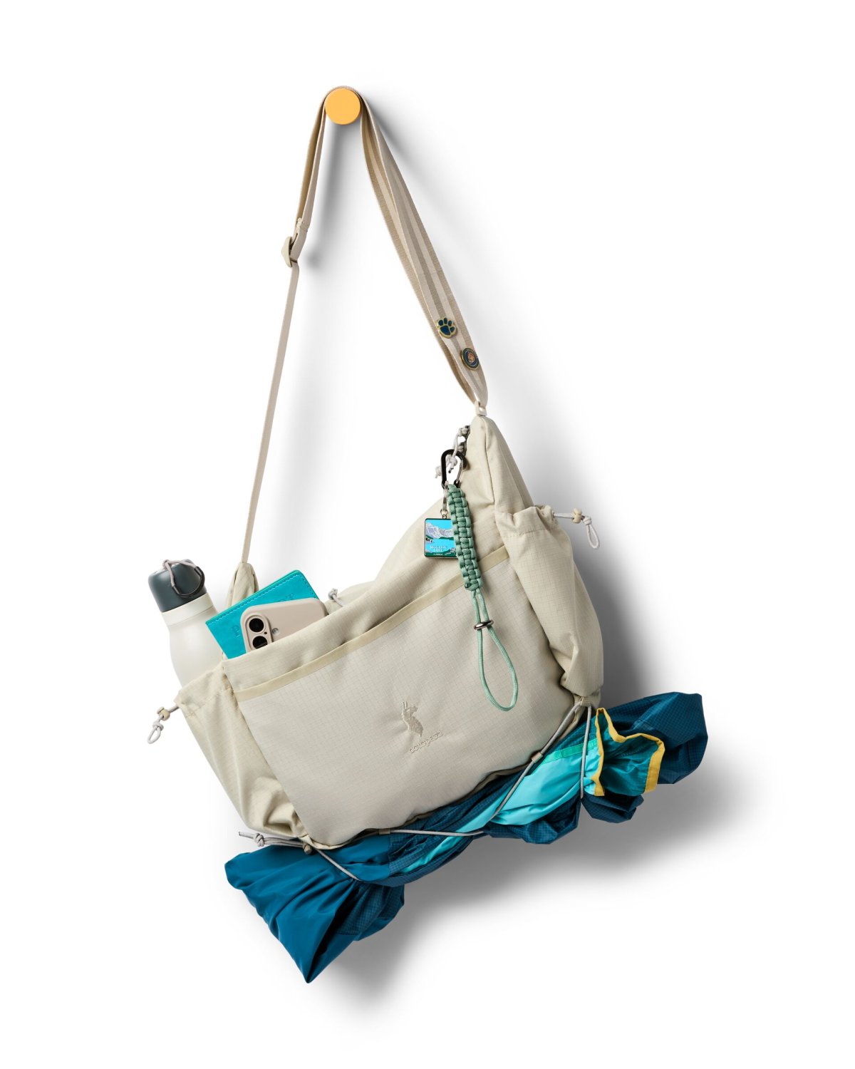 Viaje 9L Shoulder Bag