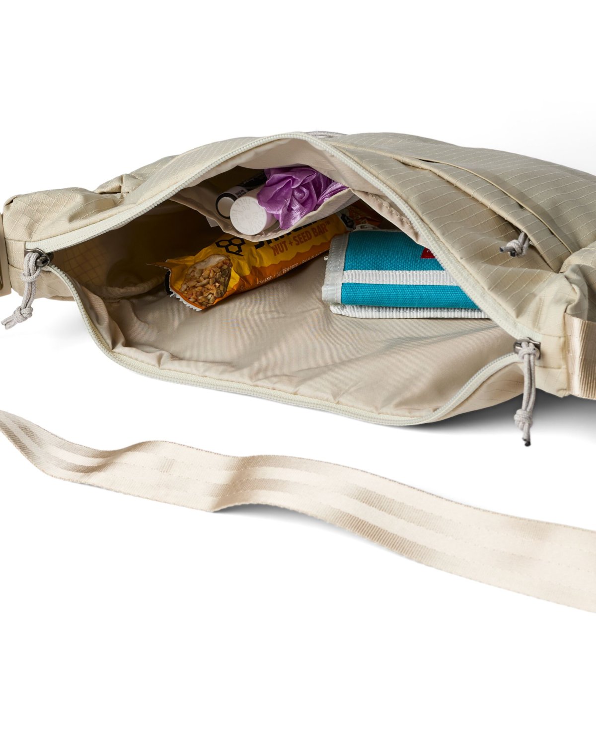 Viaje 9L Shoulder Bag