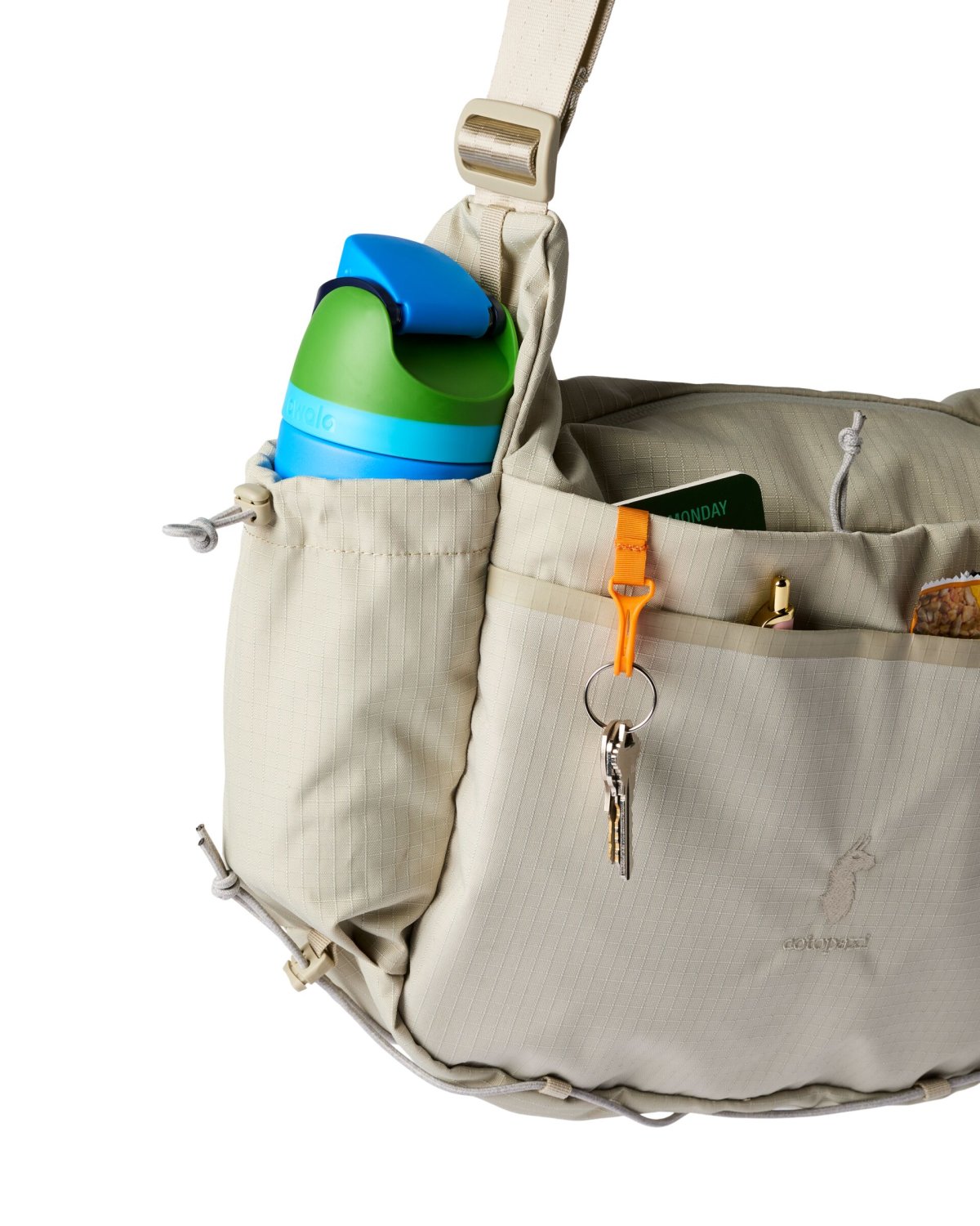 Viaje 12L Shoulder Bag