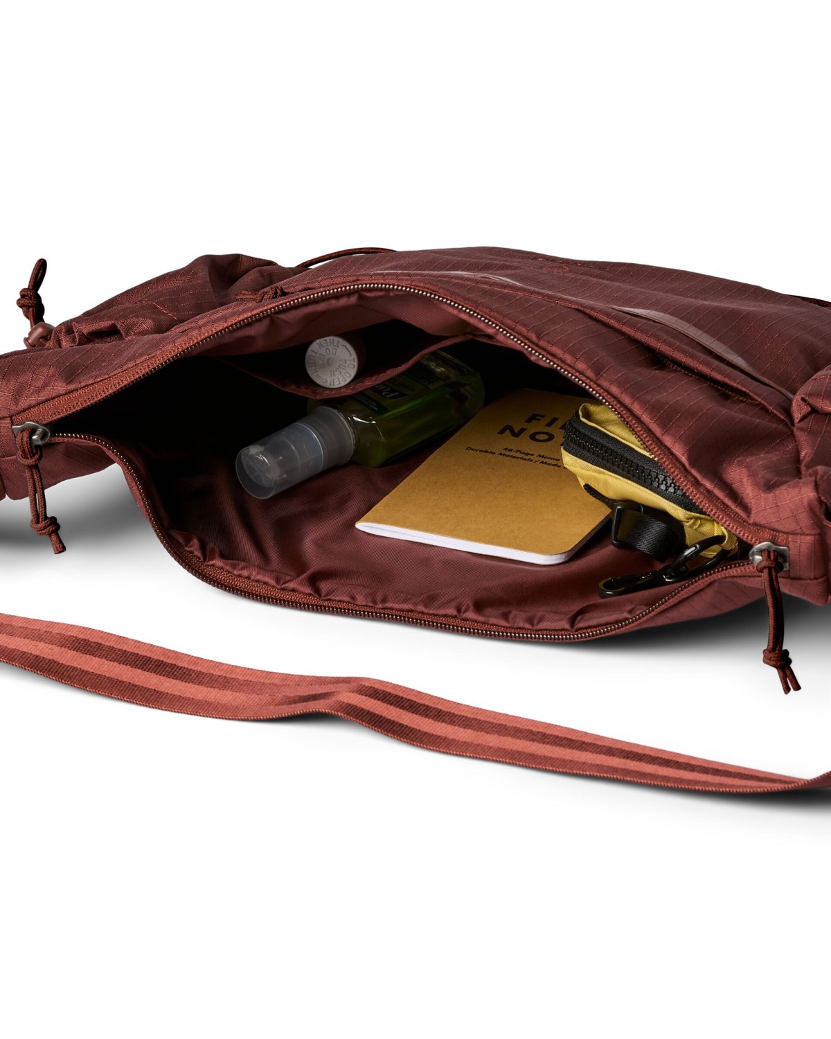 Viaje 9L Shoulder Bag