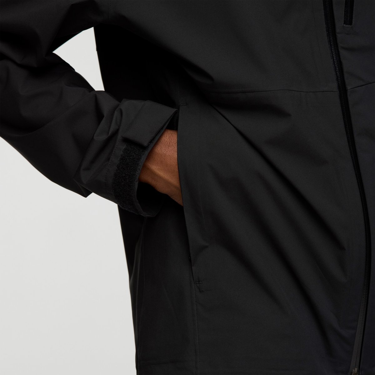 Impermeo 3L Hooded Shell Jacket Man