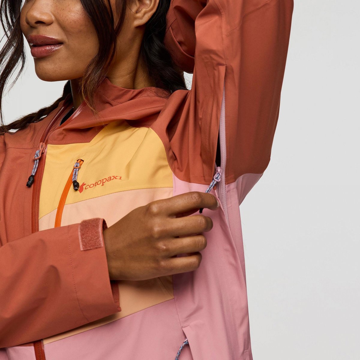 Impermeo 3L Hooded Shell Jacket Woman