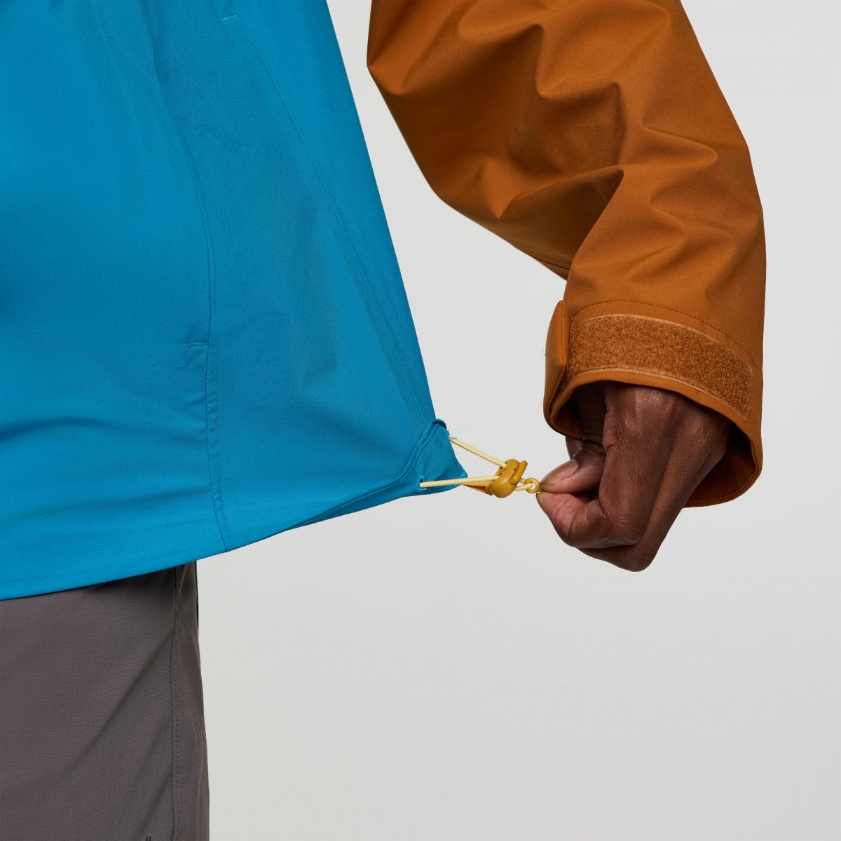 Impermeo 3L Hooded Shell Jacket Man