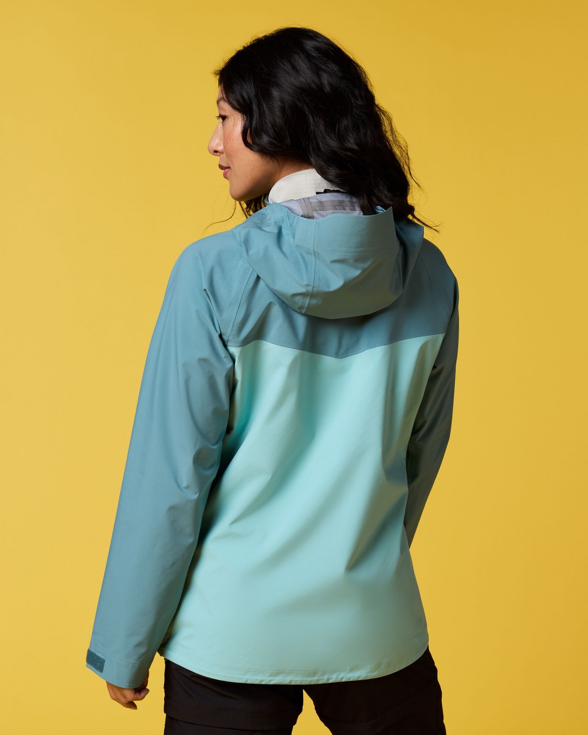 Impermeo 3L Hooded Shell Jacket Woman