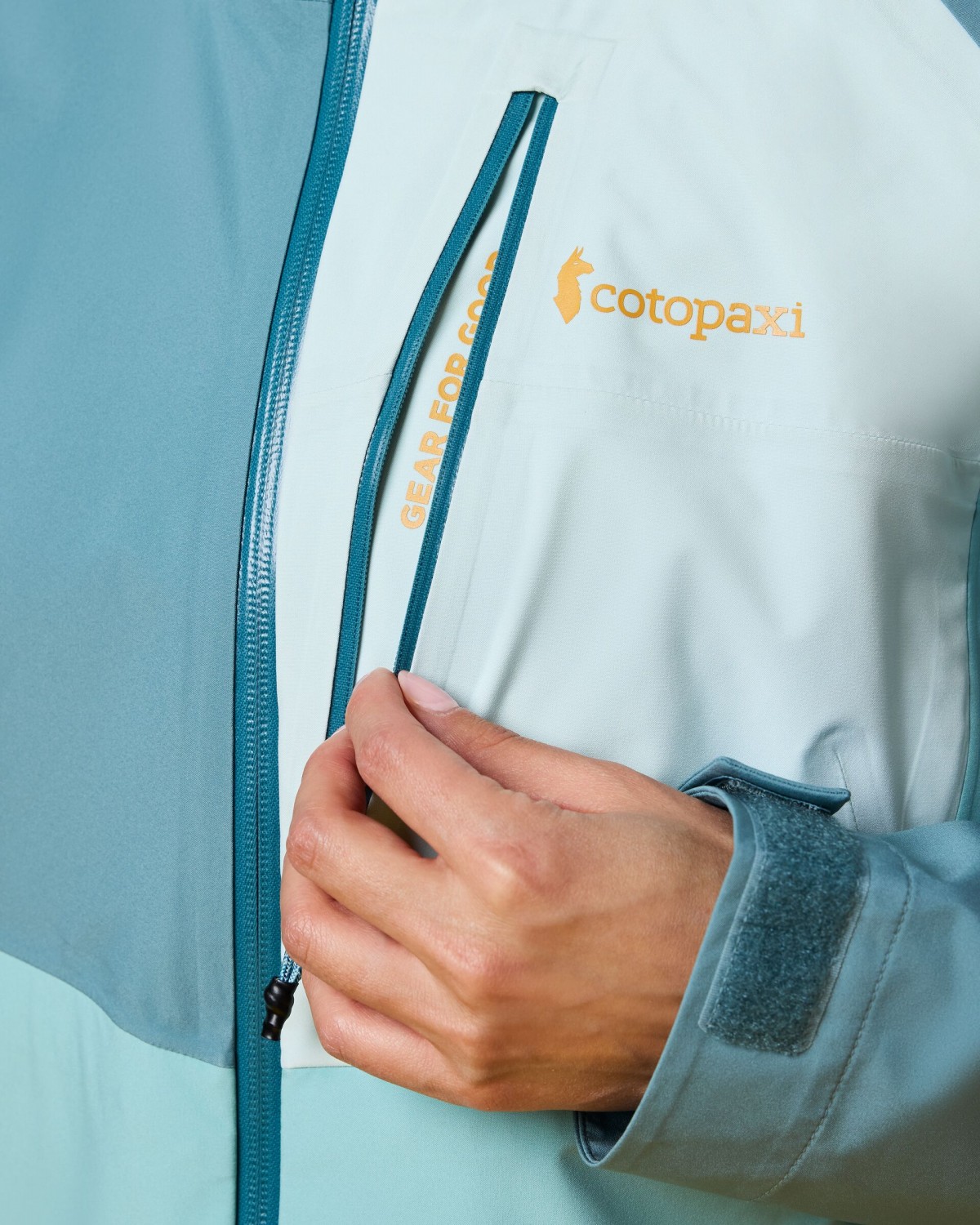 Impermeo 3L Hooded Shell Jacket Woman