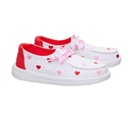 Wendy y embroidered hearts