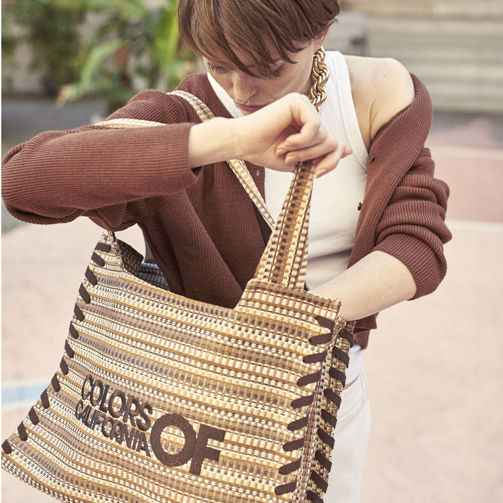 ACCESSORI | align-items-start justify-content-end mb-1 text-white