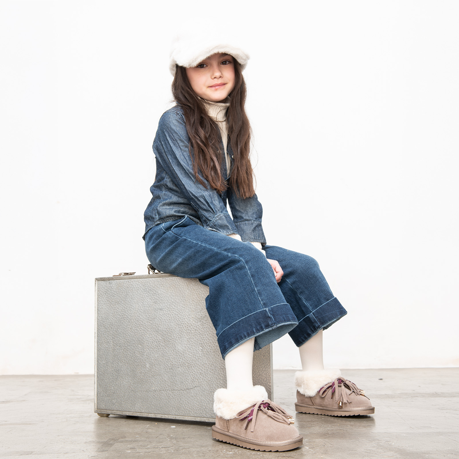 KID | align-items-start justify-content-end mb-1 text-white