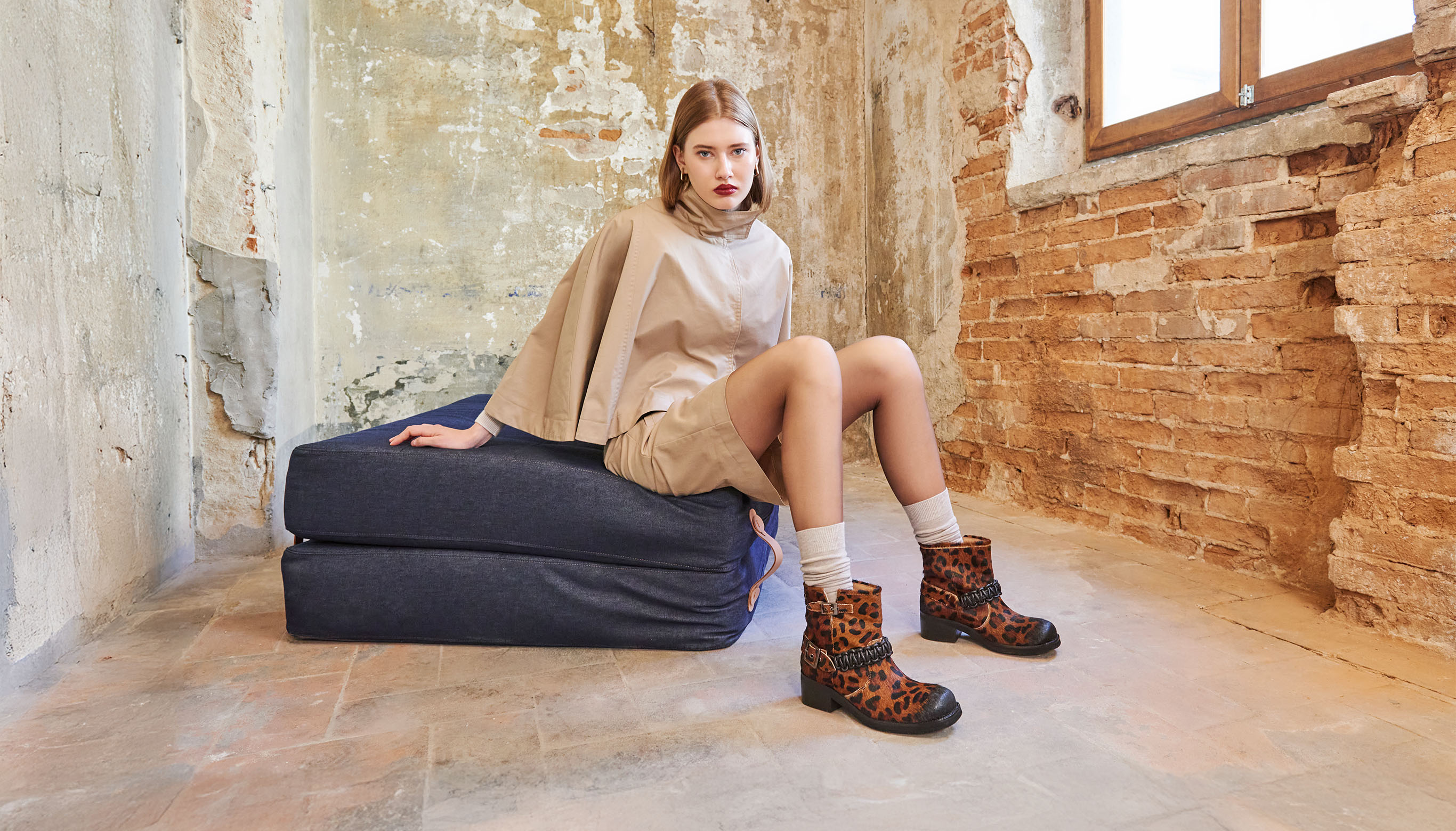 SCONTI  FINO AL 50% | justify-content-end align-items-start px-3